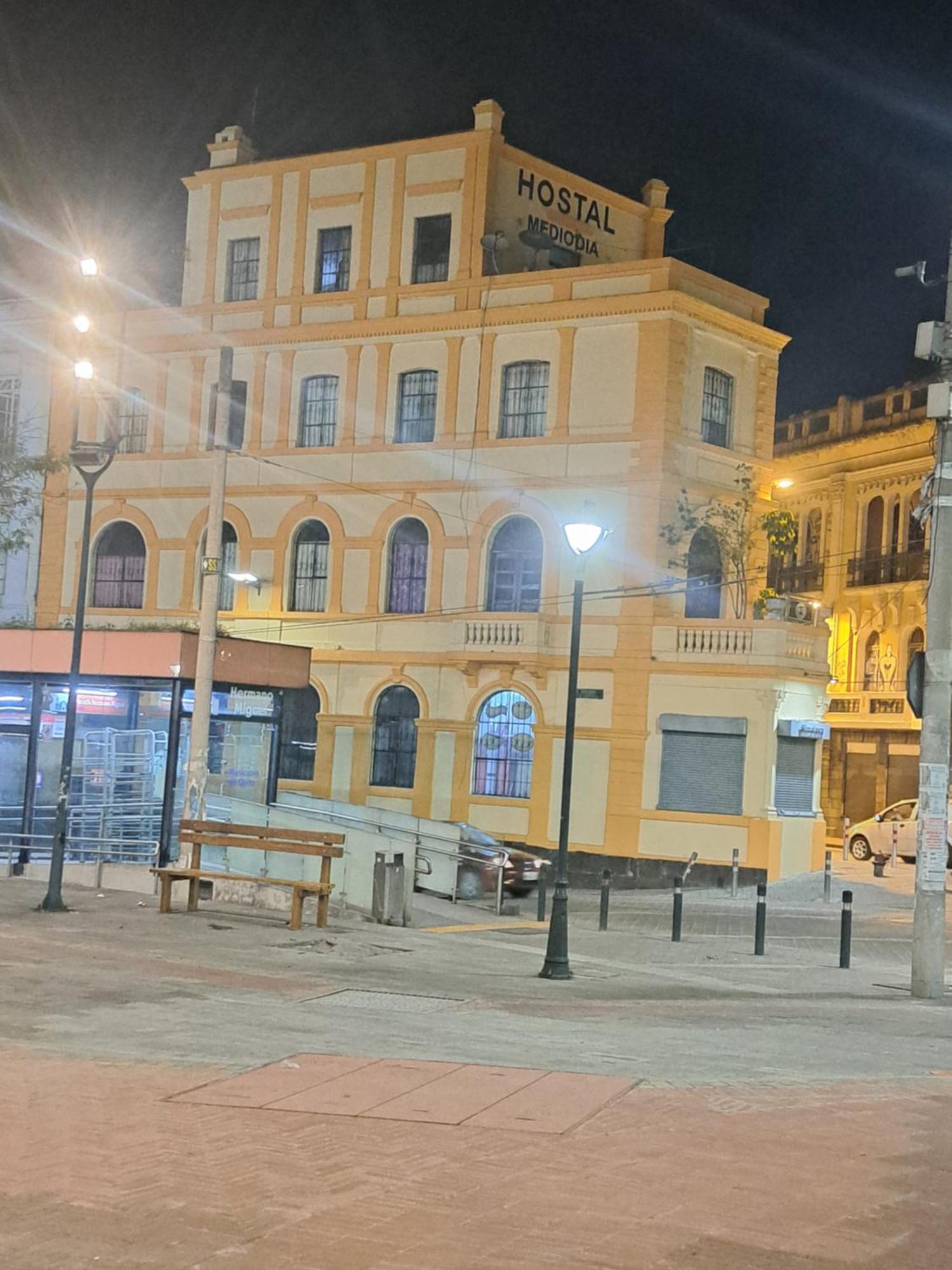 Hostal Mediodia Quito Exteriör bild