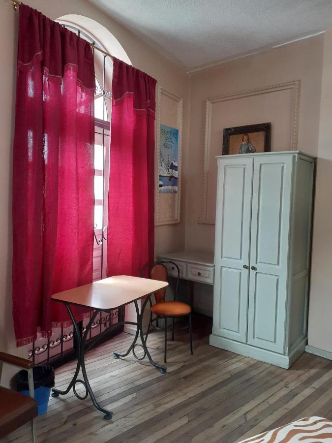 Hostal Mediodia Quito Exteriör bild