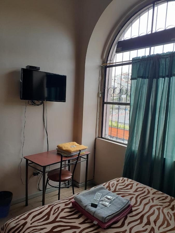 Hostal Mediodia Vandrarhem Quito Exteriör bild