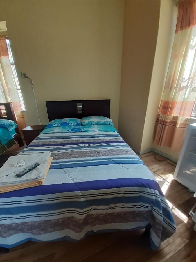 Hostal Mediodia Quito Exteriör bild