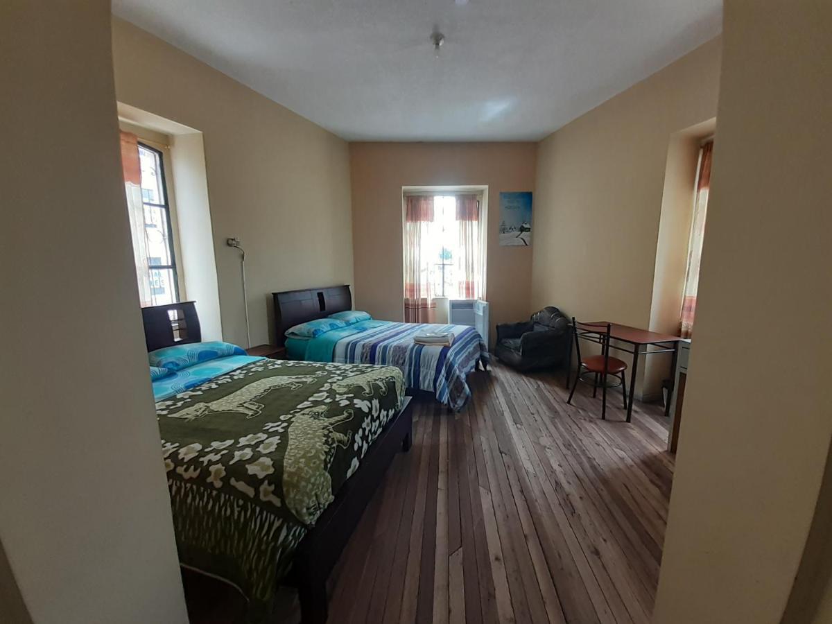 Hostal Mediodia Vandrarhem Quito Exteriör bild