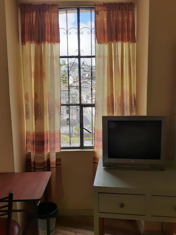 Hostal Mediodia Quito Exteriör bild