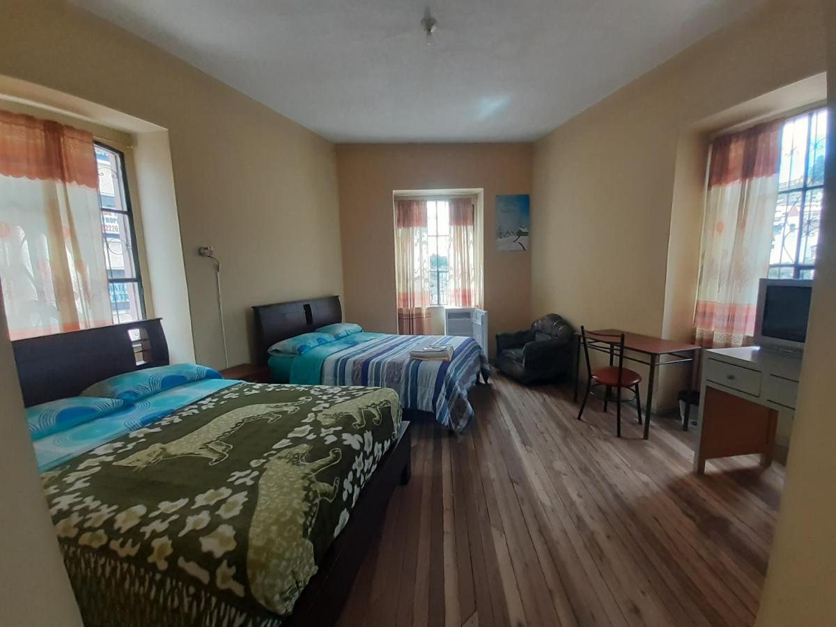 Hostal Mediodia Vandrarhem Quito Exteriör bild